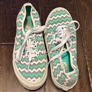 Vans sz 6.5 Chevron Lace-Up Sneakers in Mint, Gray & White. Great shape!